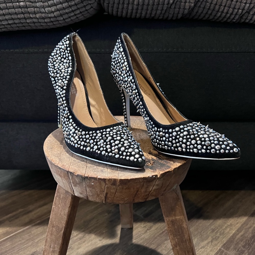 Shoedazzle prom metal studded black suede party pumps shoes - Picture 5 of 5
